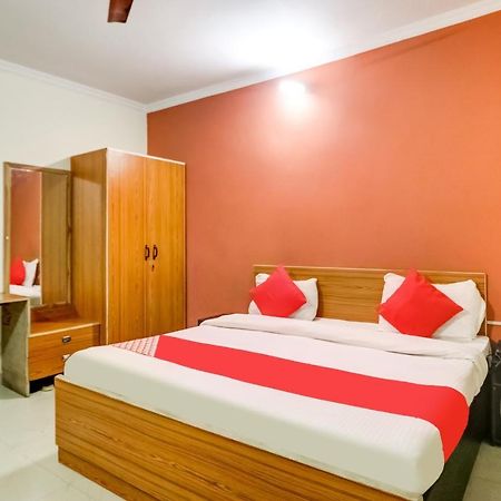 OYO 10877 Hotel R K Residency Gurgaon Exterior foto