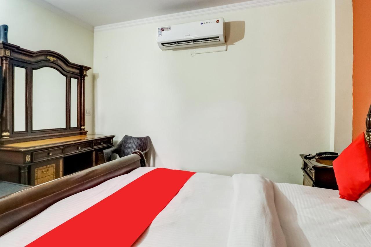OYO 10877 Hotel R K Residency Gurgaon Exterior foto