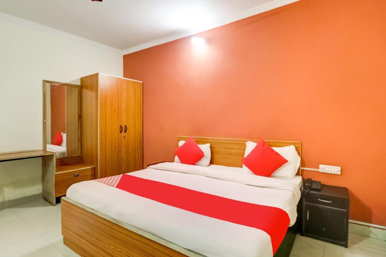 OYO 10877 Hotel R K Residency Gurgaon Exterior foto