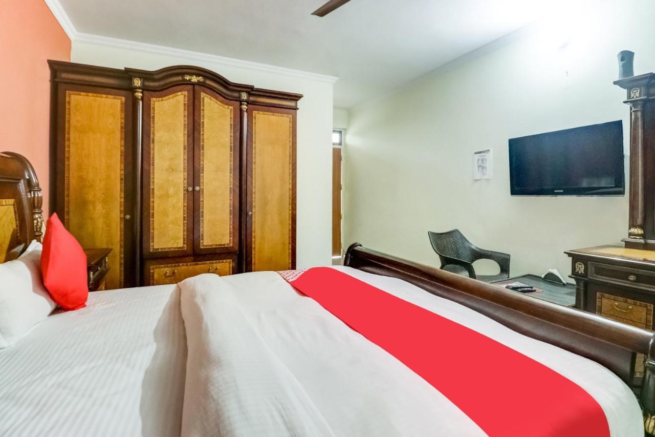 OYO 10877 Hotel R K Residency Gurgaon Exterior foto