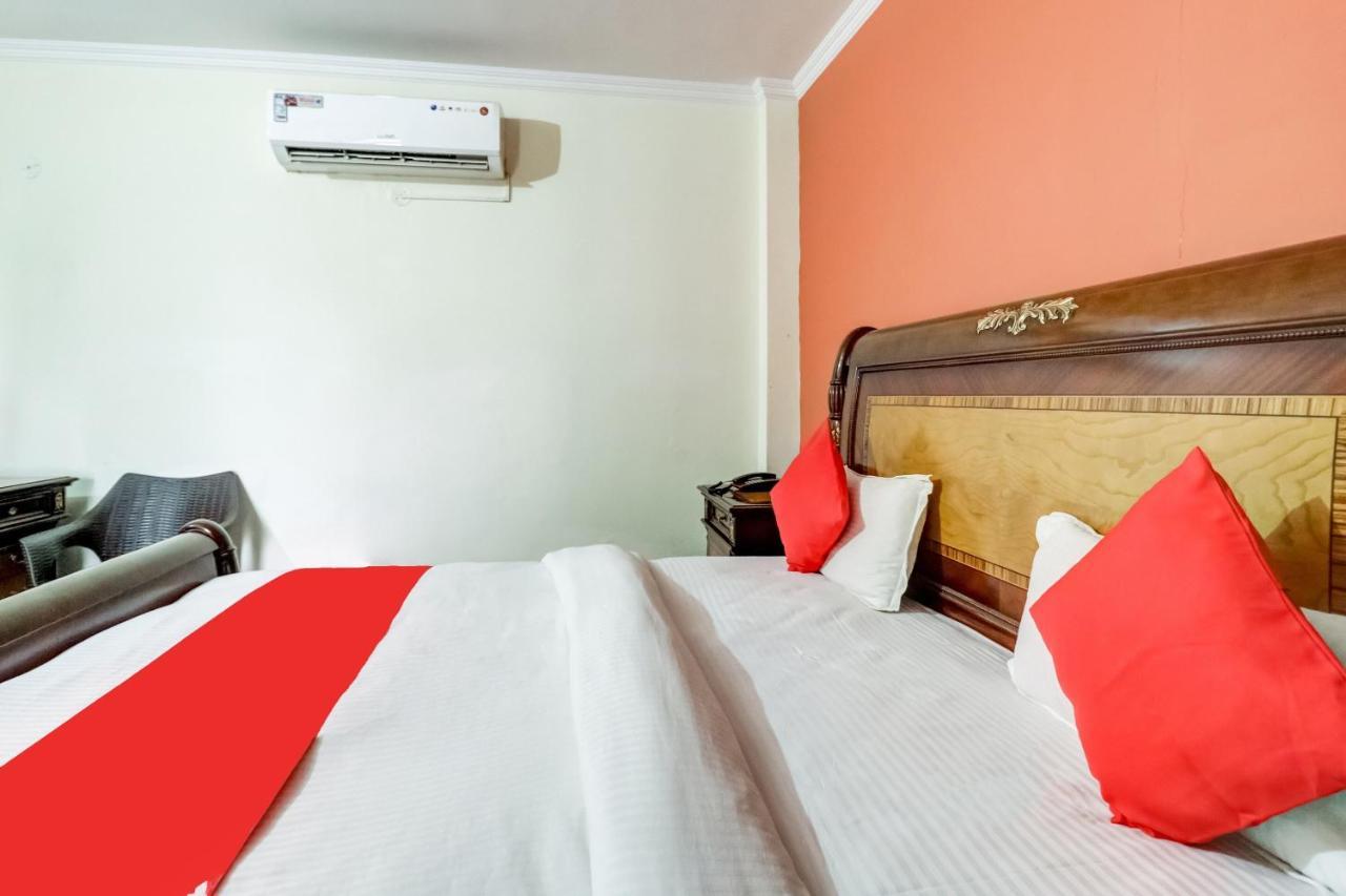 OYO 10877 Hotel R K Residency Gurgaon Exterior foto