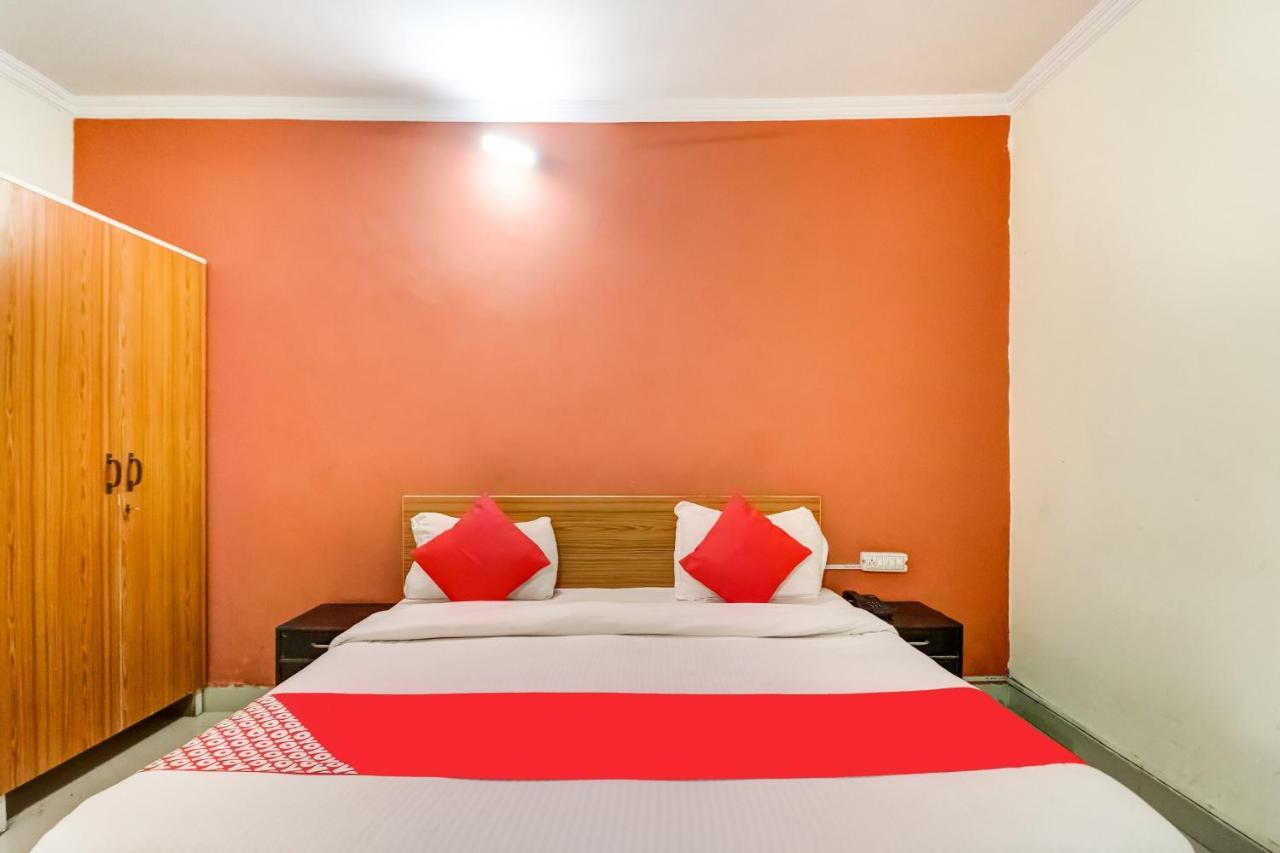 OYO 10877 Hotel R K Residency Gurgaon Exterior foto